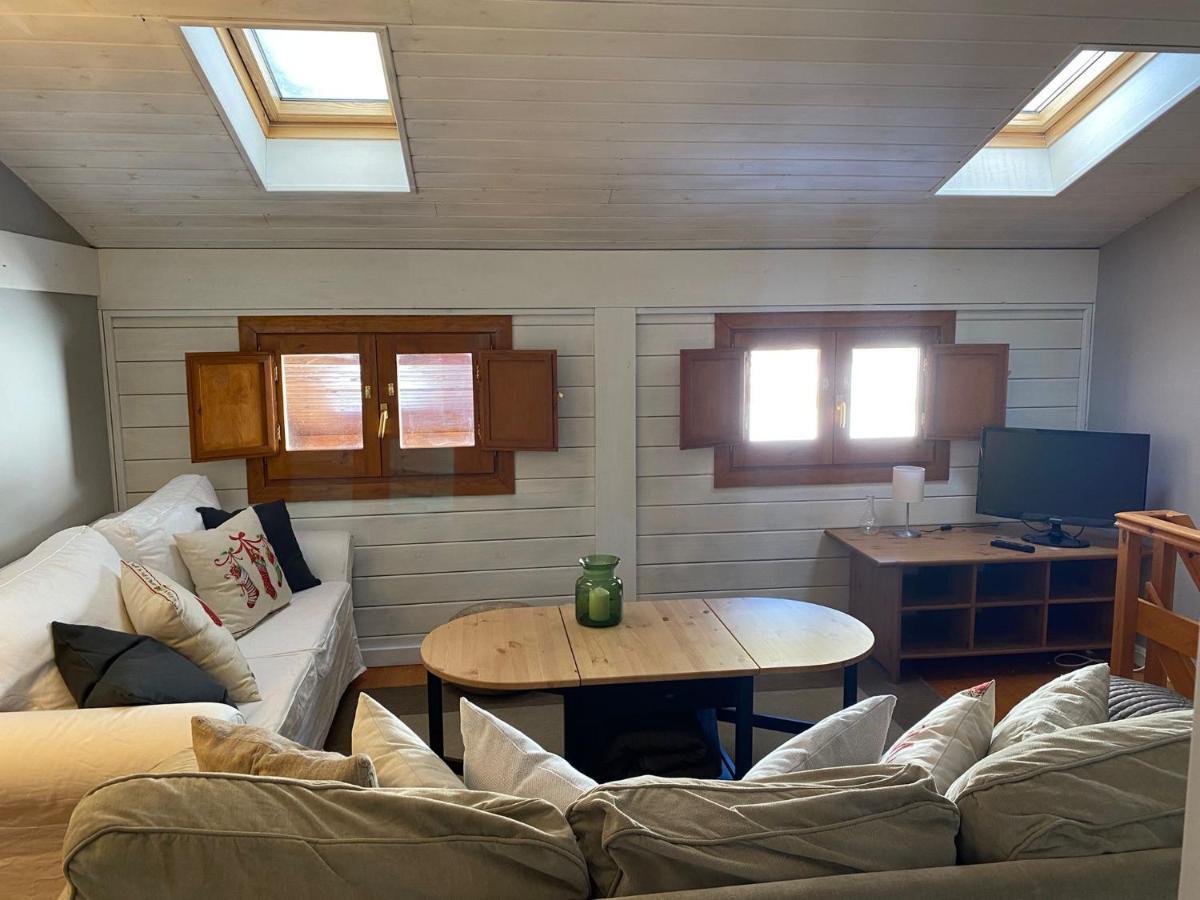 Acogedora Buardilla Duplex 6 Pax Apartman Incles Kültér fotó