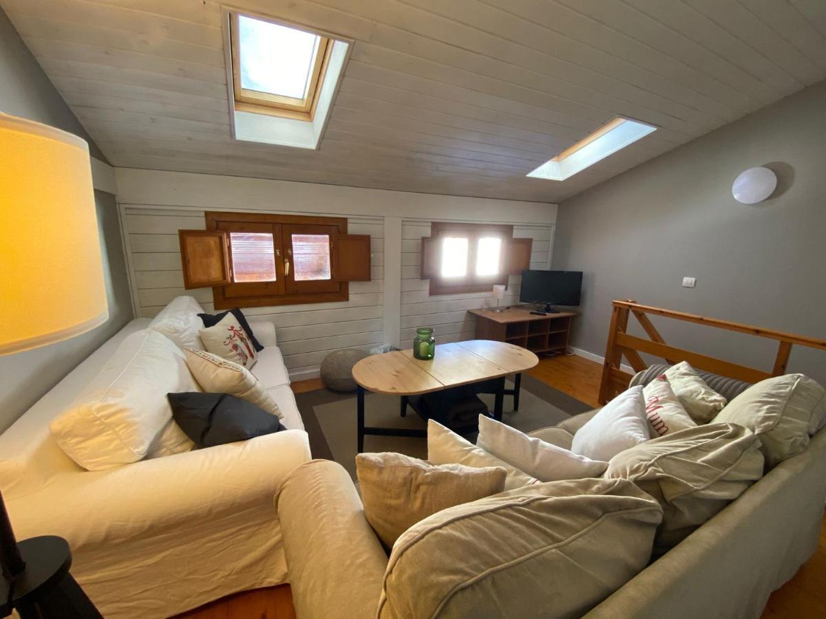 Acogedora Buardilla Duplex 6 Pax Apartman Incles Kültér fotó