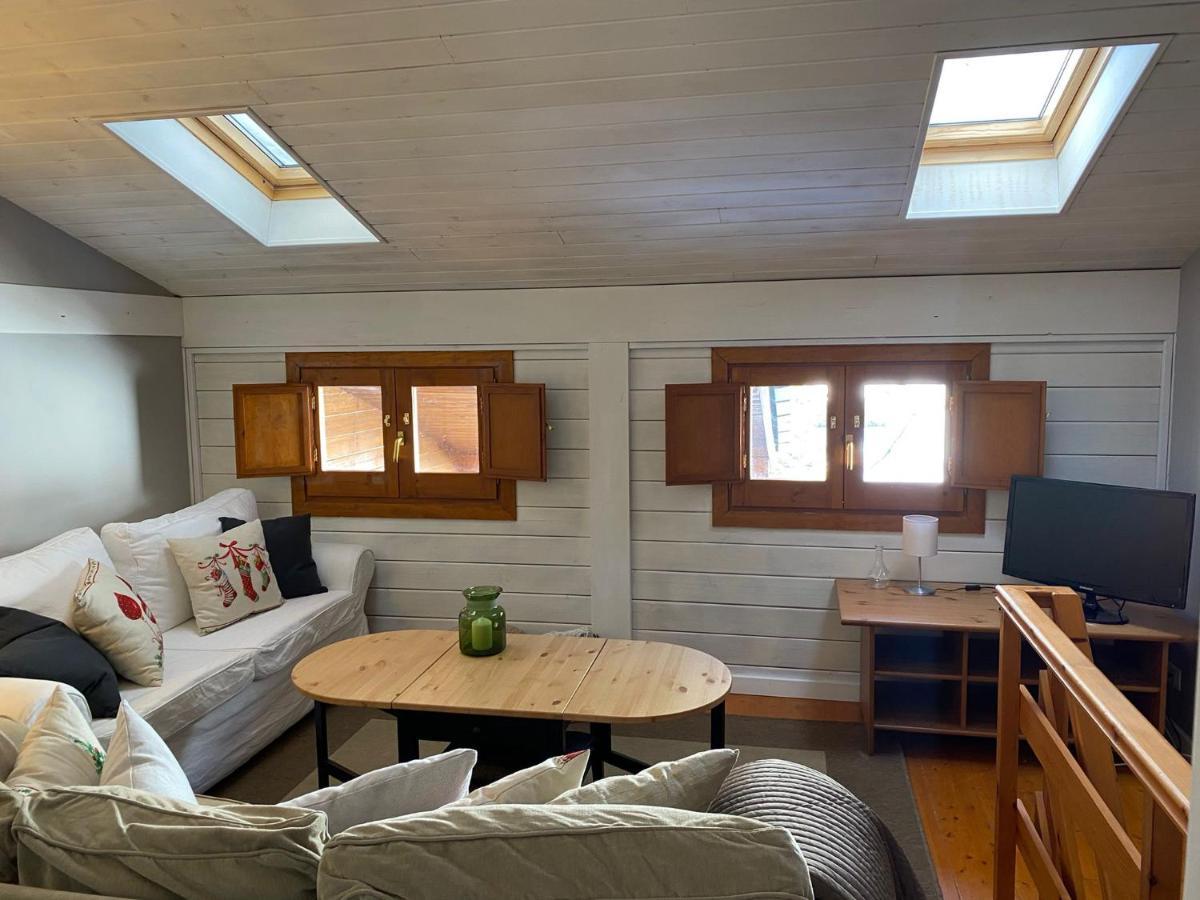 Acogedora Buardilla Duplex 6 Pax Apartman Incles Kültér fotó